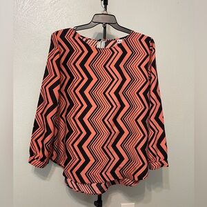 Women's Zigzag Patterned Top - Black and Pink